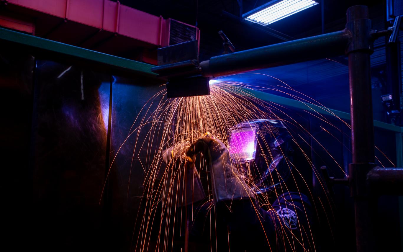 Viu student welding